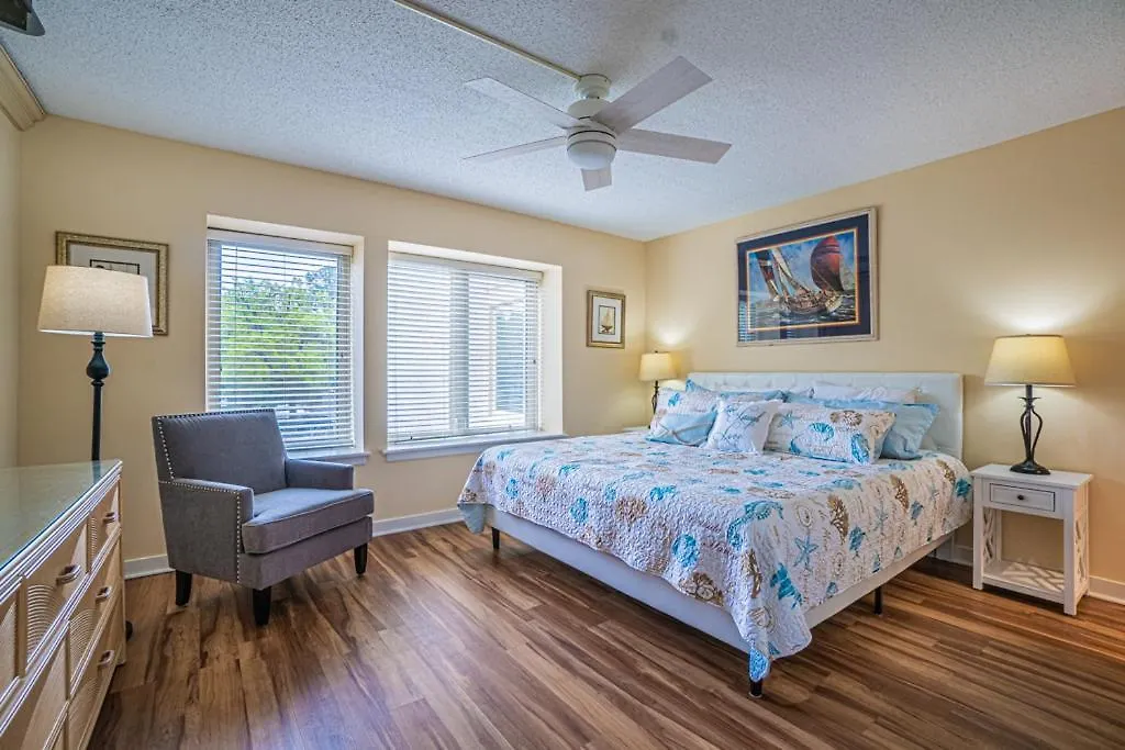 1686 Bluff Renovated Sleeps 8 Walk To Salty Dog Sea Pines Holiday home *