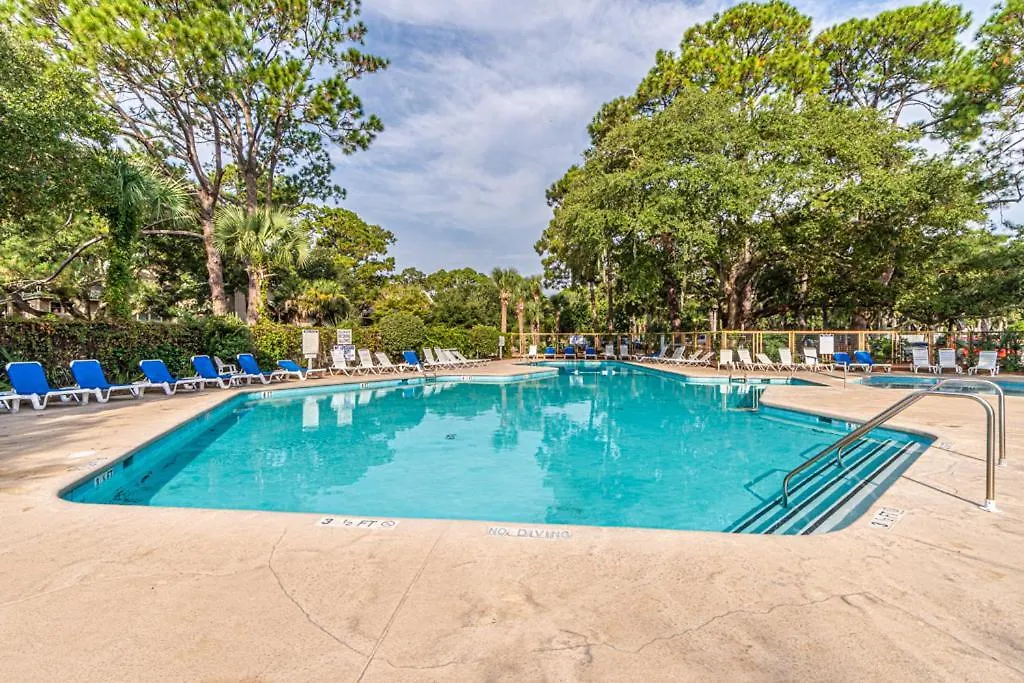 Holiday home 1686 Bluff Renovated Sleeps 8 Walk To Salty Dog Sea Pines *