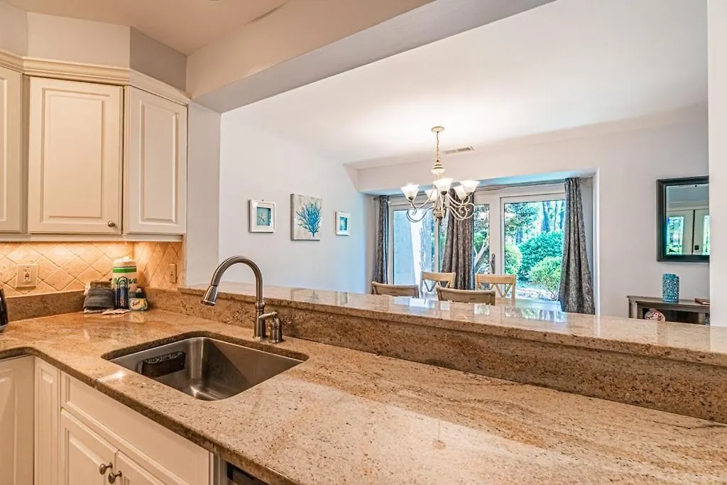 Pet Friendly! 503 Plantation Club Walk To Pool Sleeps 6 Sea Pines *