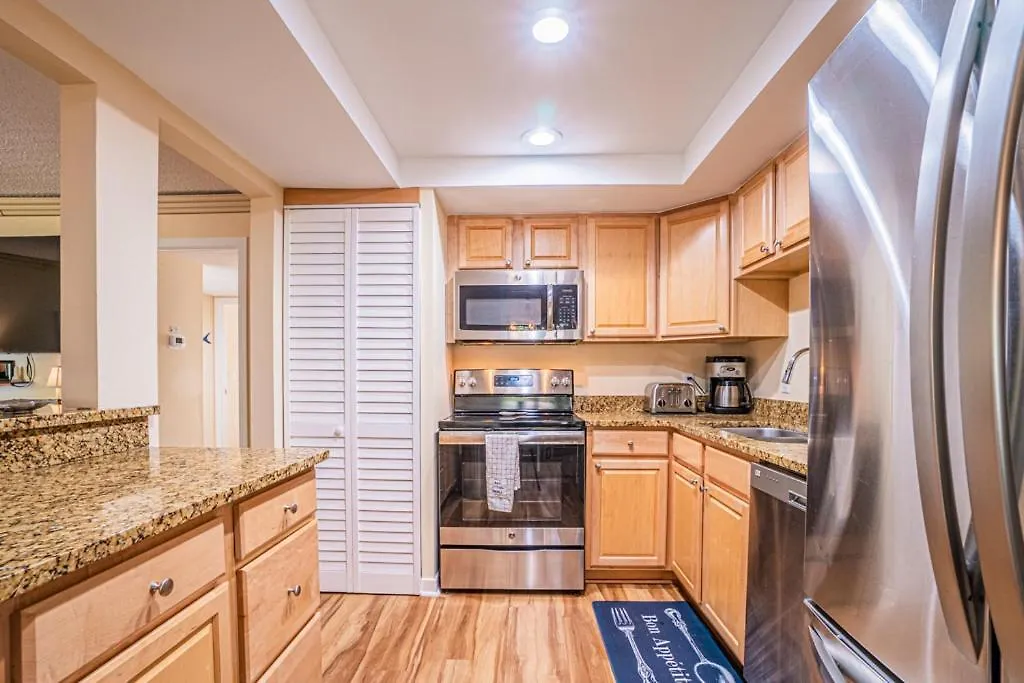1686 Bluff Renovated Sleeps 8 Walk To Salty Dog Sea Pines