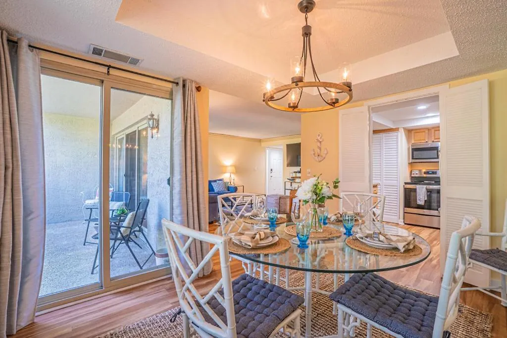 Holiday home 1686 Bluff Renovated Sleeps 8 Walk To Salty Dog Sea Pines *