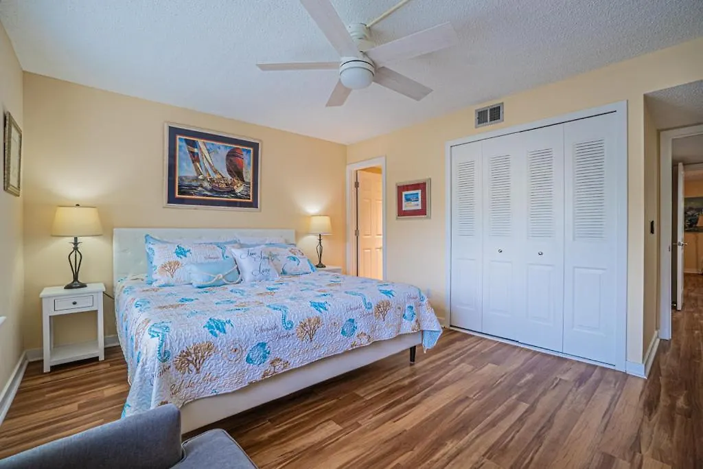 Holiday home 1686 Bluff Renovated Sleeps 8 Walk To Salty Dog Sea Pines Hilton Head Island