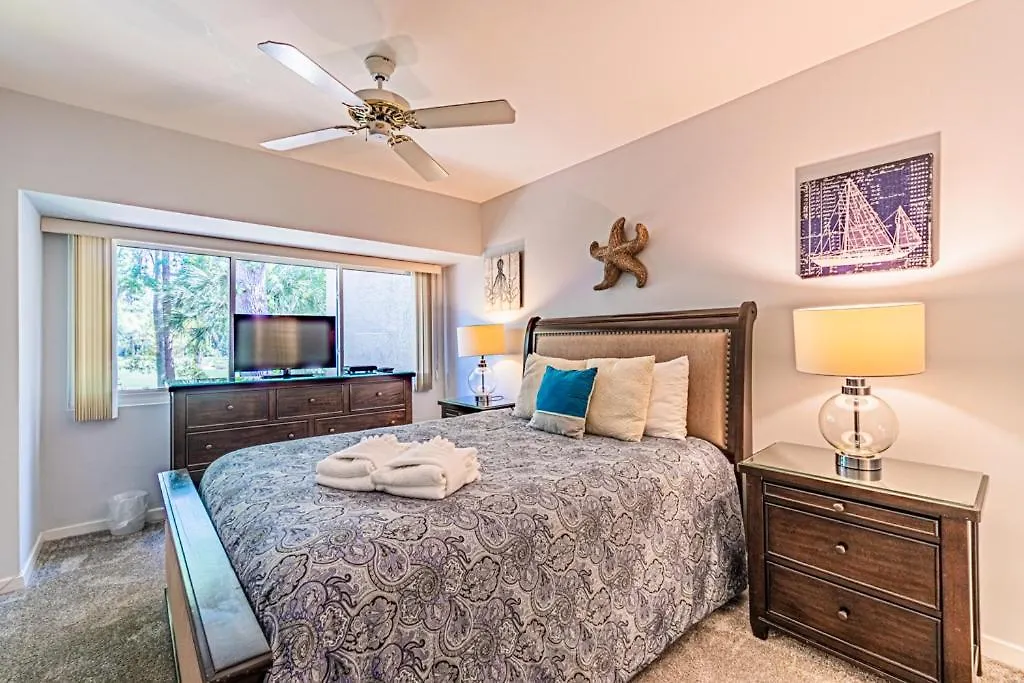Pet Friendly! 503 Plantation Club Walk To Pool Sleeps 6 Sea Pines Holiday home