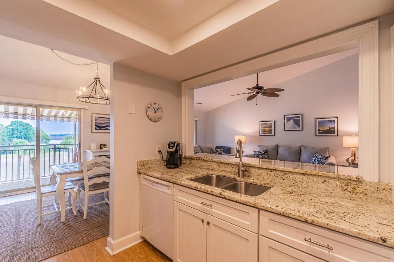 1762 Bluff Modern Updated Water Views Sleeps 8 Sea Pines Holiday home