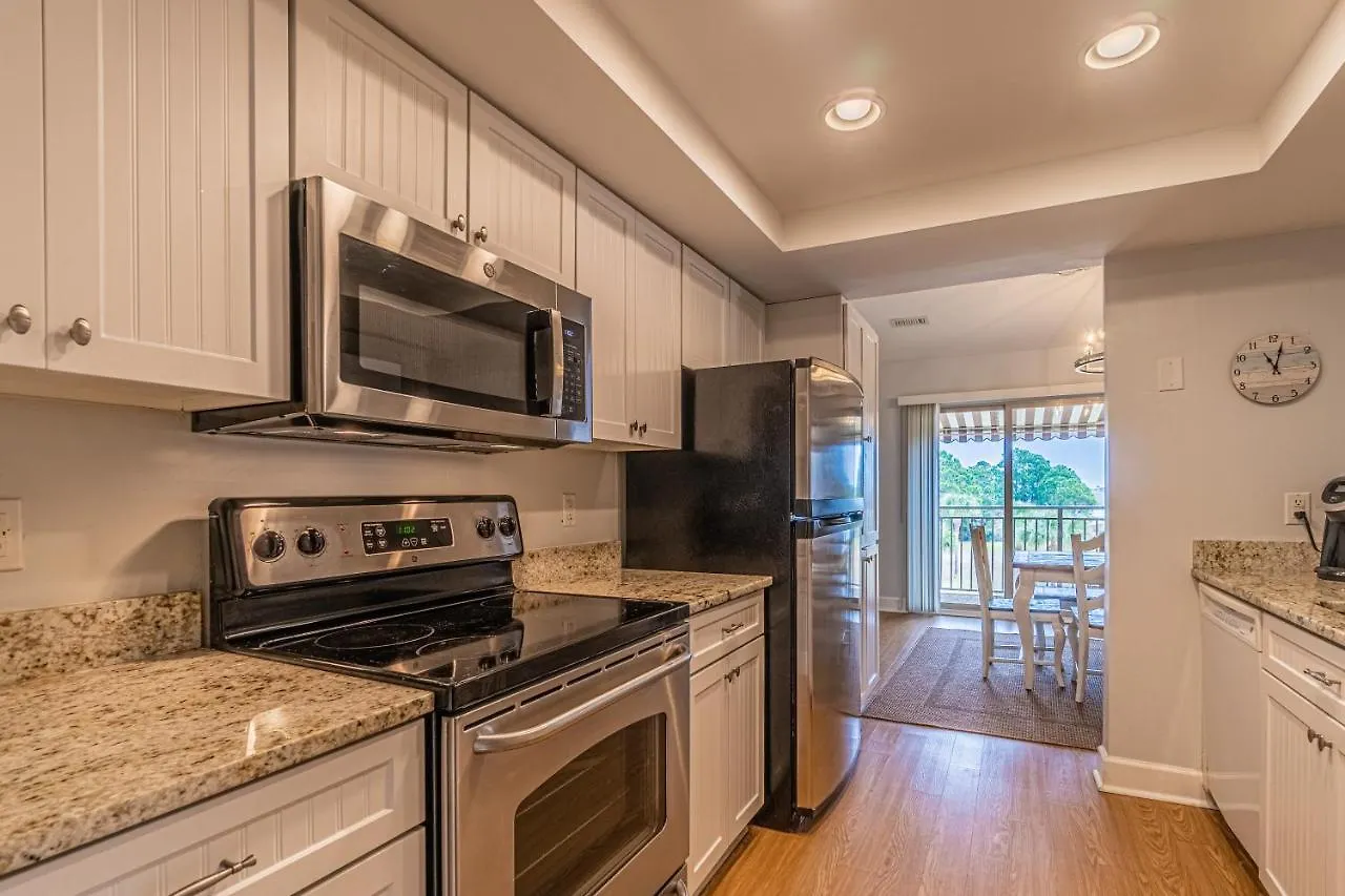 1762 Bluff Modern Updated Water Views Sleeps 8 Sea Pines Holiday home