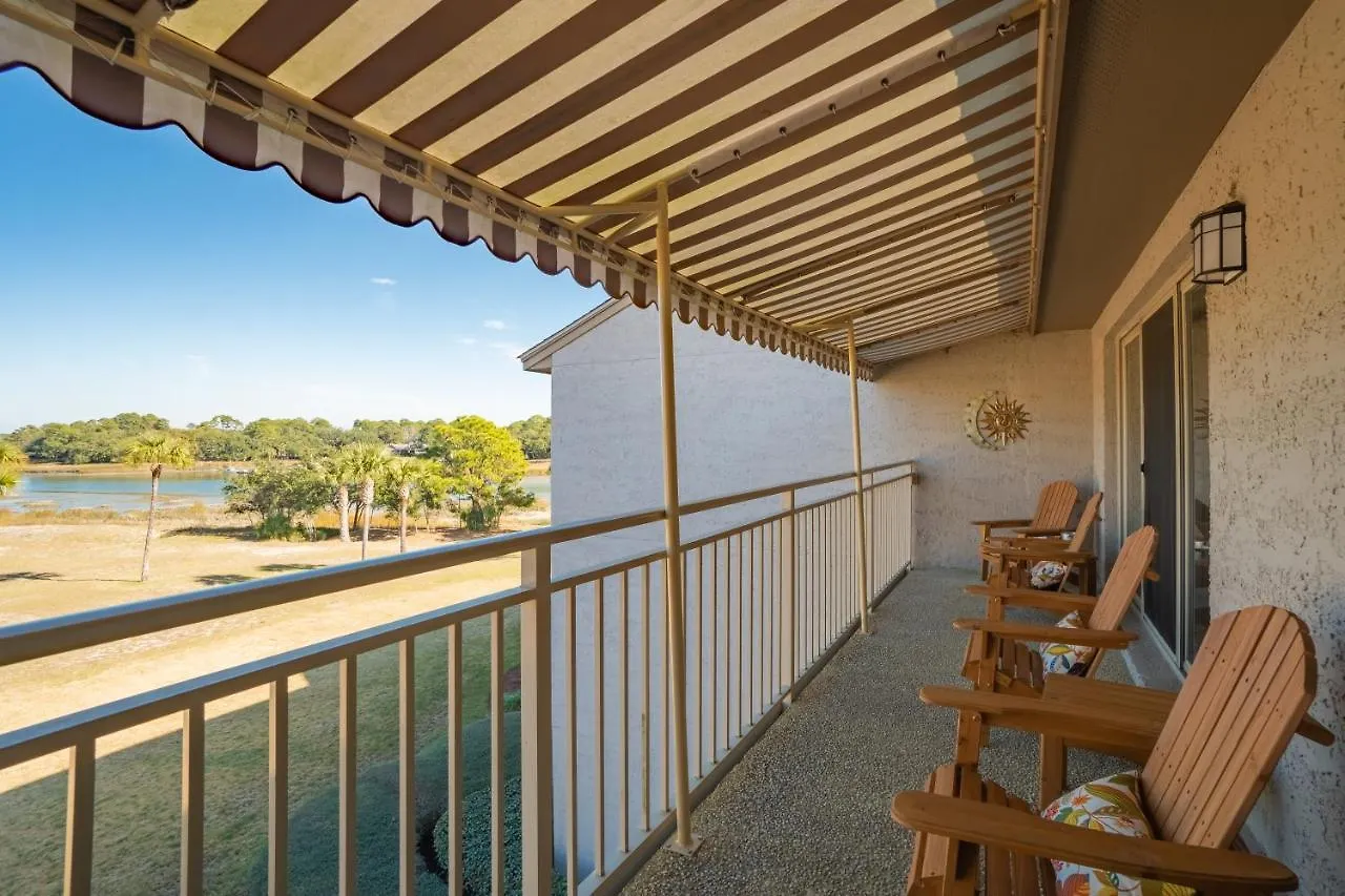 1762 Bluff Modern Updated Water Views Sleeps 8 Sea Pines Holiday home