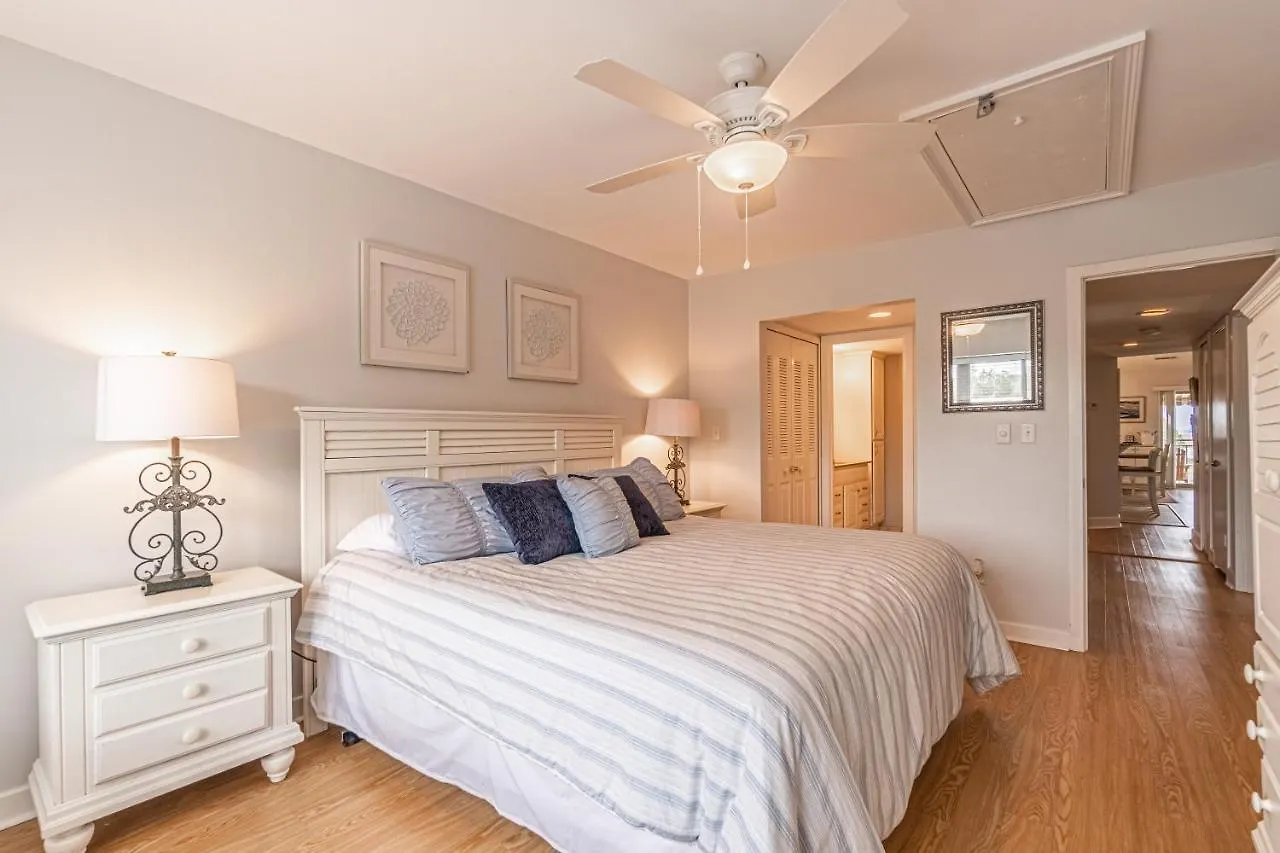 Holiday home 1762 Bluff Modern Updated Water Views Sleeps 8 Sea Pines Hilton Head Island