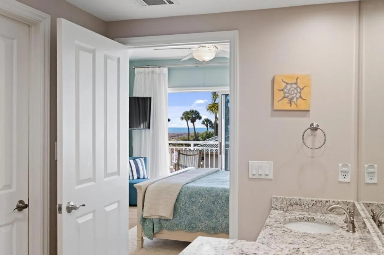6106 Hampton Place North *
