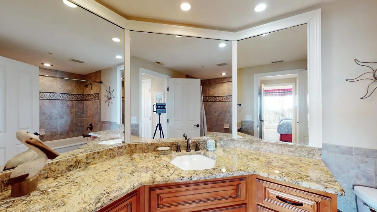 Villa 4505 Windsor Court North *