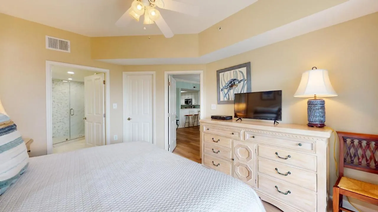 Villa 5404 Hampton Place South *