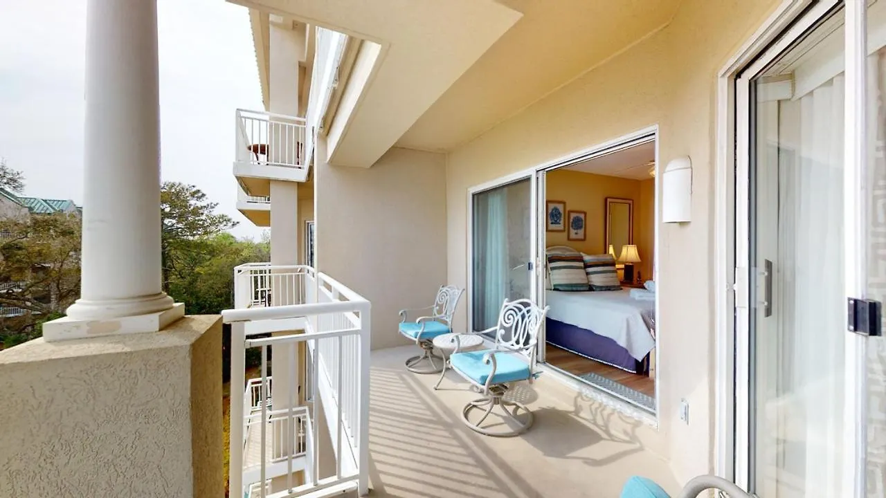 5404 Hampton Place South * Hilton Head Island