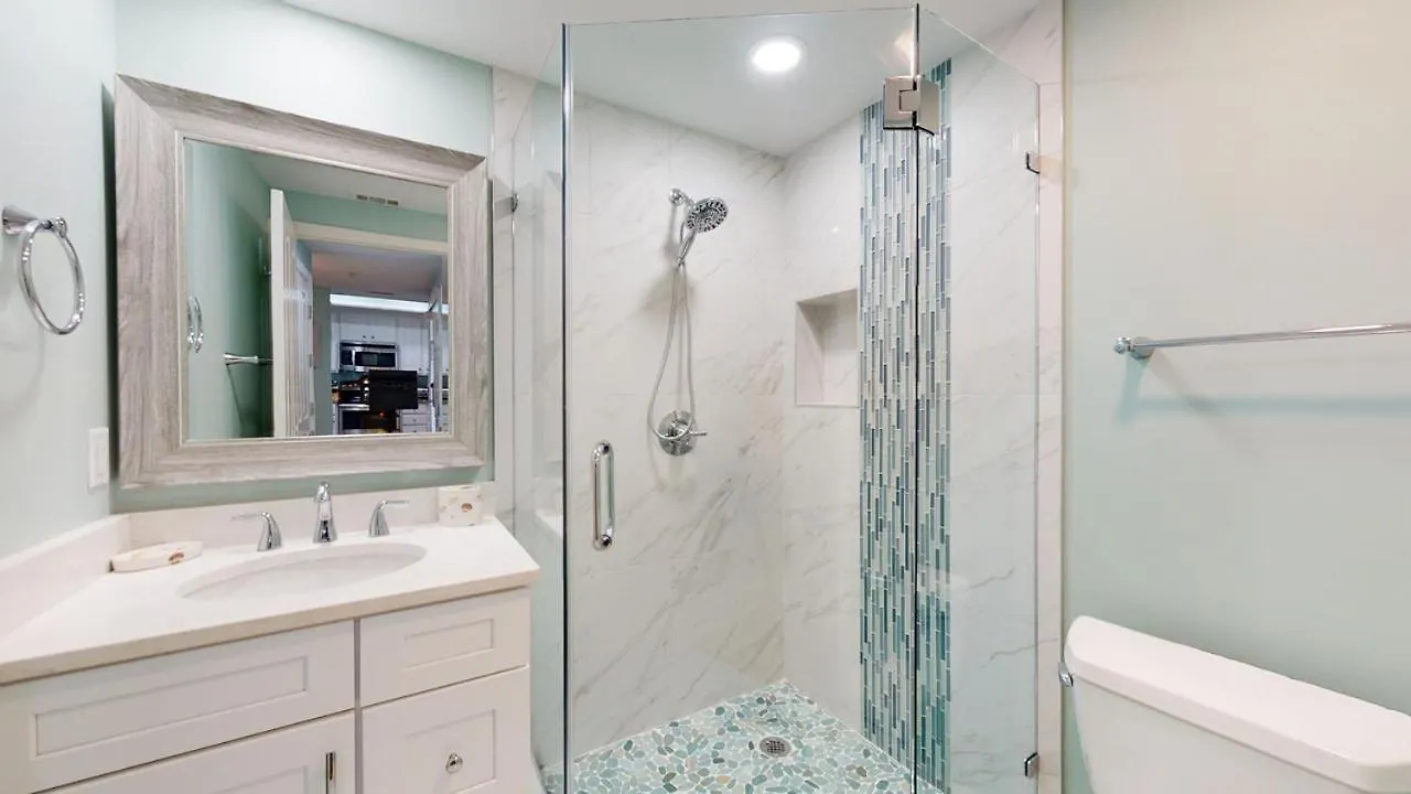 Villa 5404 Hampton Place South *