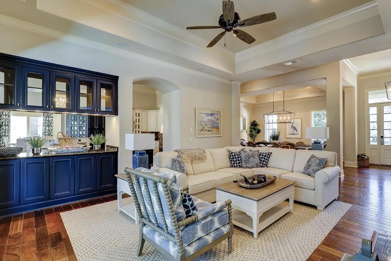 102 Baynard Cove Sea Pines Harbourtown Holiday home *