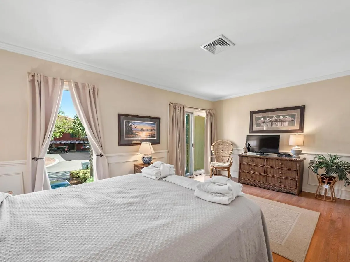 Schooner Court 704 Villa