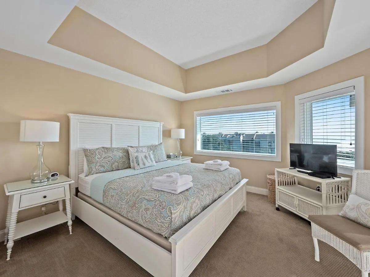 Shorewood 532 Villa