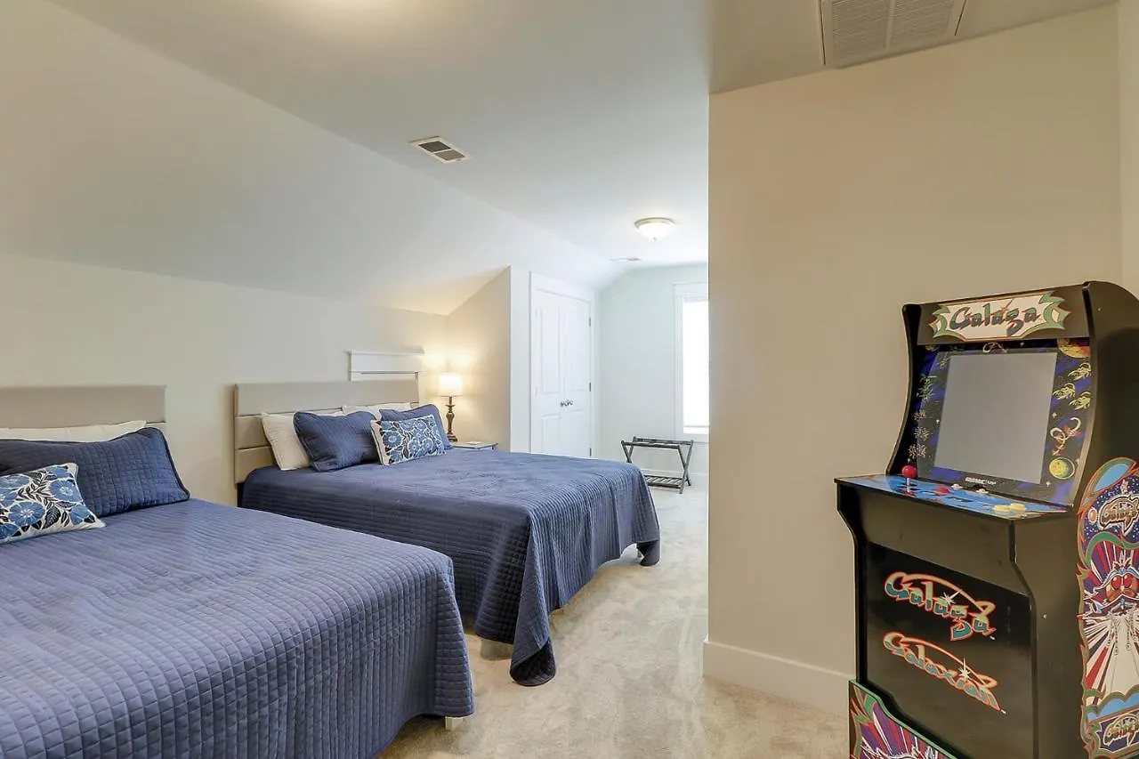 48 Pink Luxury 4 Bedroom Vacation Holiday home Hilton Head Island