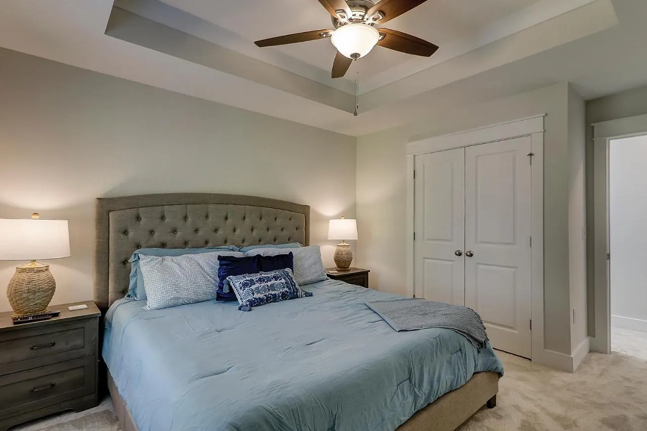 48 Pink Luxury 4 Bedroom Vacation Holiday home Hilton Head Island