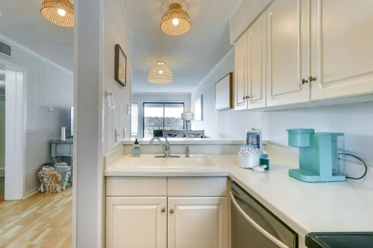 Hilton Head With Golf Views Walk To Beach! Apartment