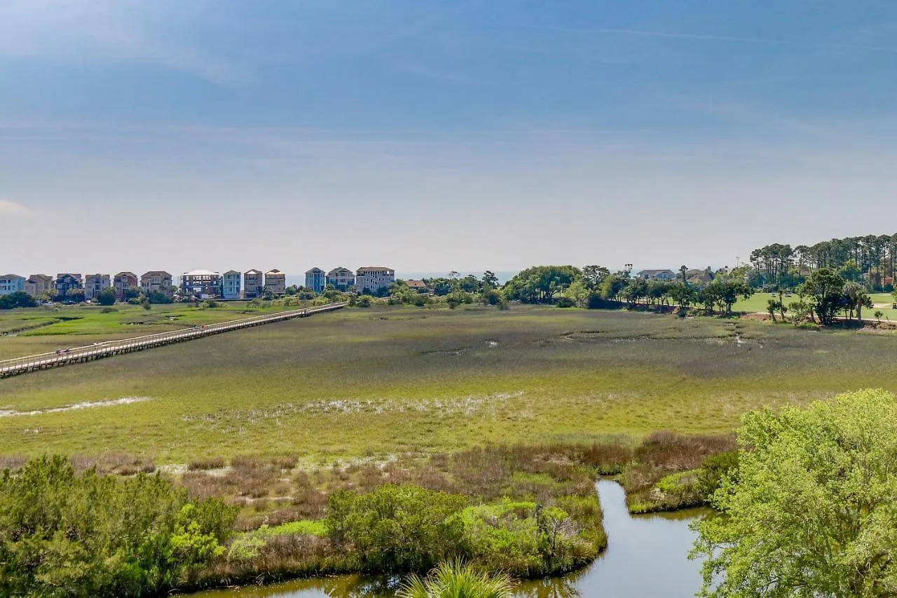 Hilton Head With Golf Views Walk To Beach!