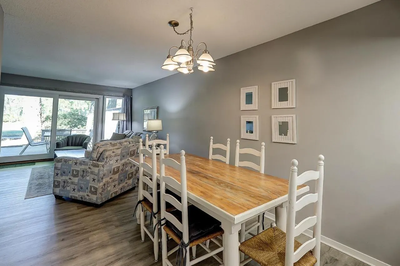 14 Hickory Cove