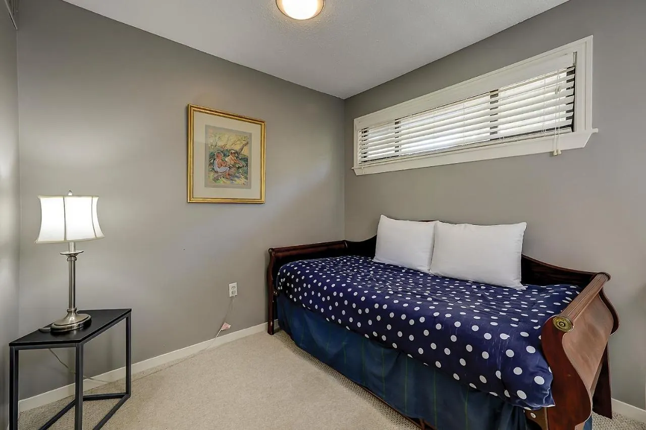 14 Hickory Cove Holiday home