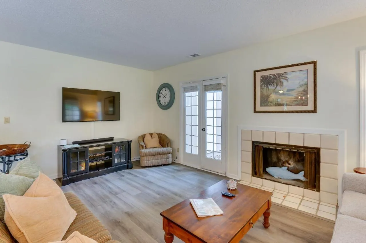 Family-friendly Evian 1 Mi To Beach! Apartment Hilton Head Island