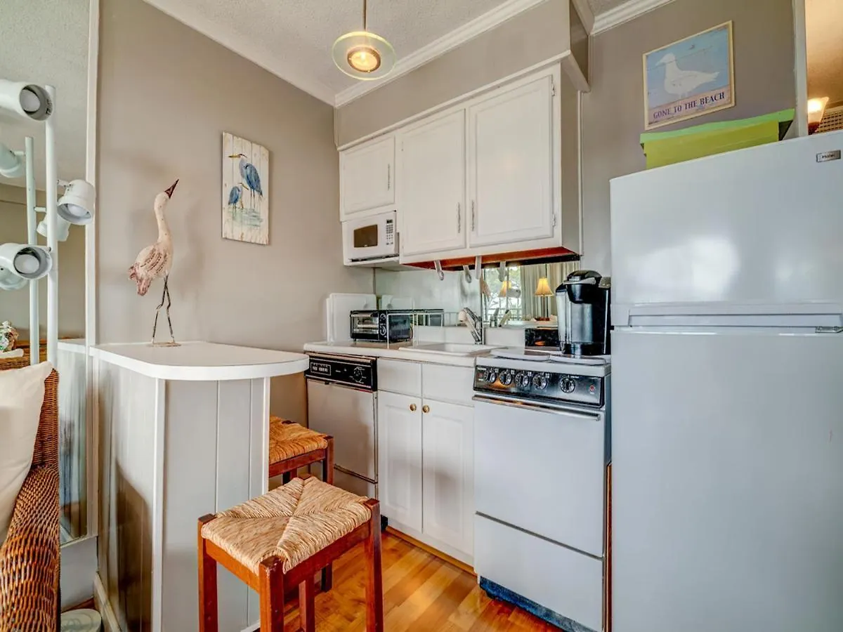 Apartment Seaside 332, 1 Bedroom, Pool, Oceanside, 3rd Floor, Wi-fi, Sleeps 4 Hilton Head Island