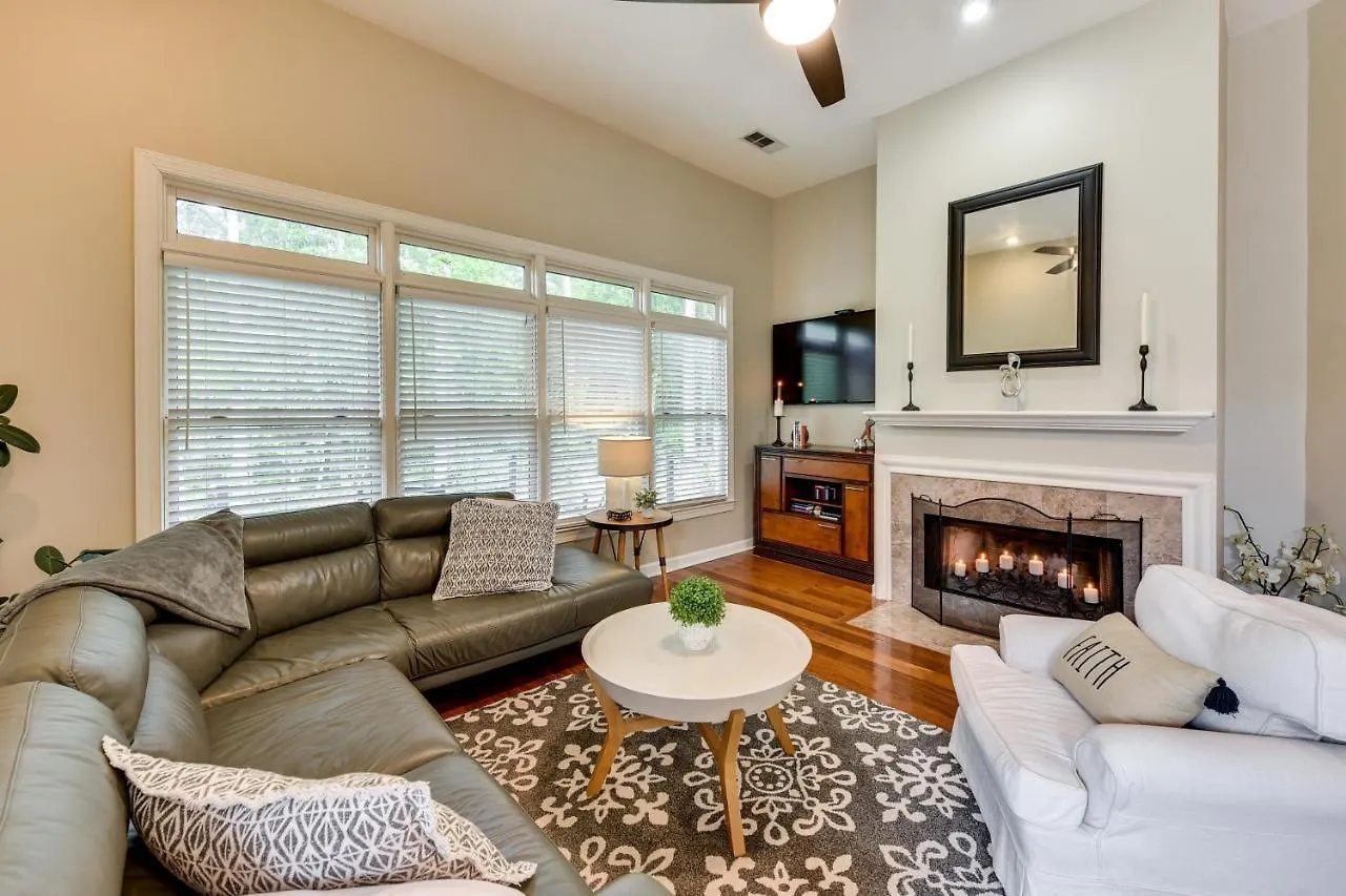 Holiday home With Fire Pit!