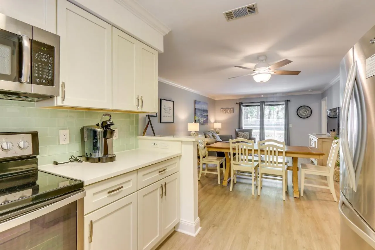 Hilton Head With Balcony, And Pool Access! Apartment *