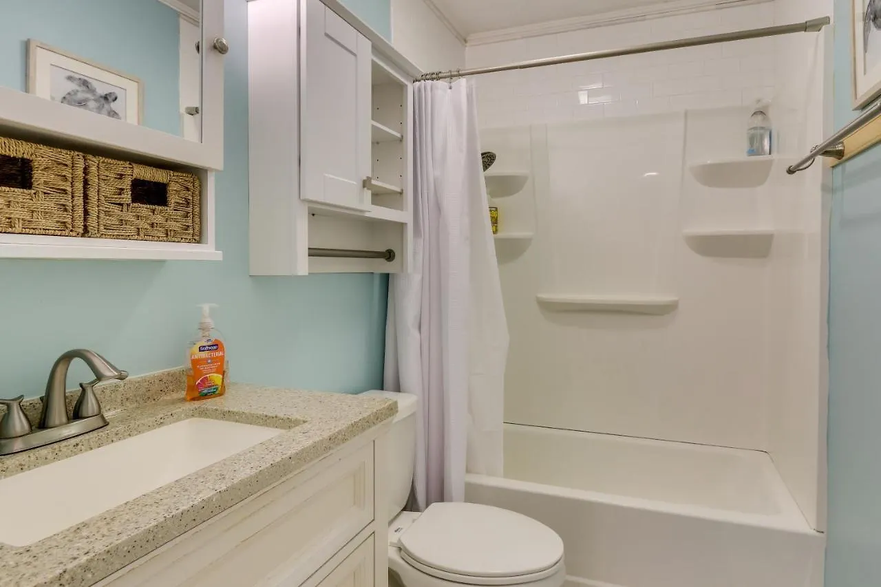 Apartment Hilton Head Getaway With Balcony - Walk To Beach! Hilton Head Island