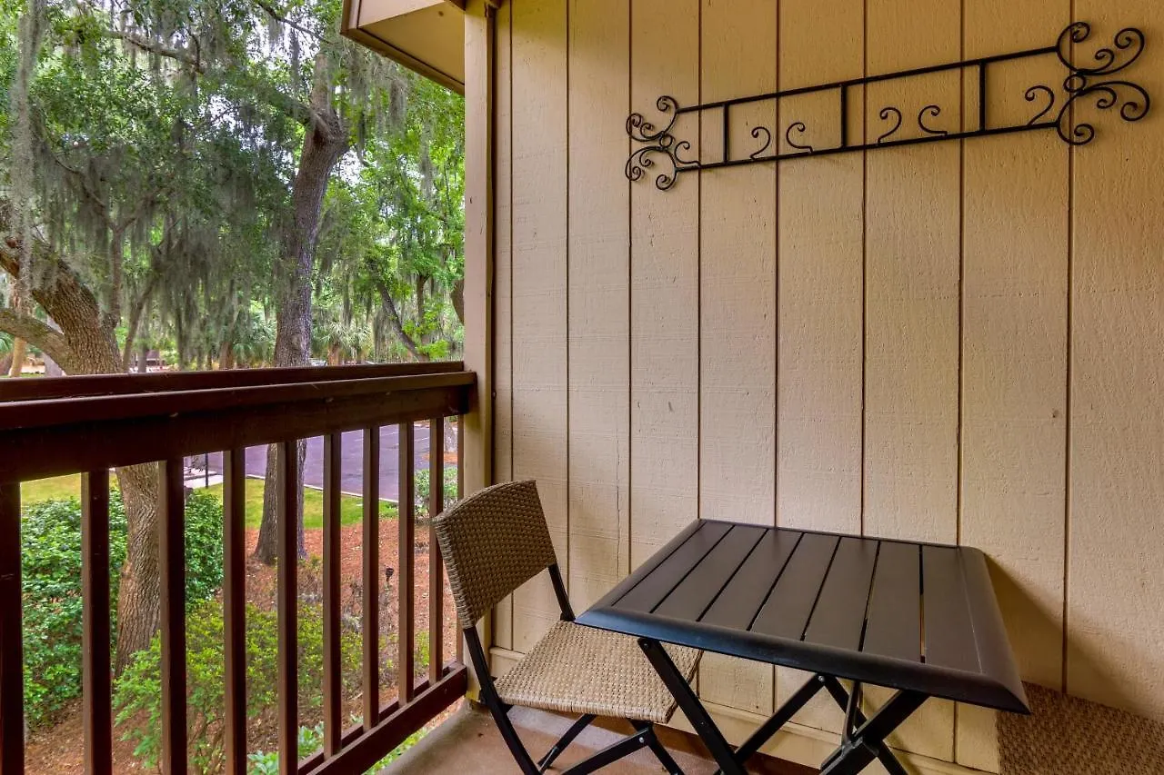 Hilton Head Getaway With Balcony - Walk To Beach! *