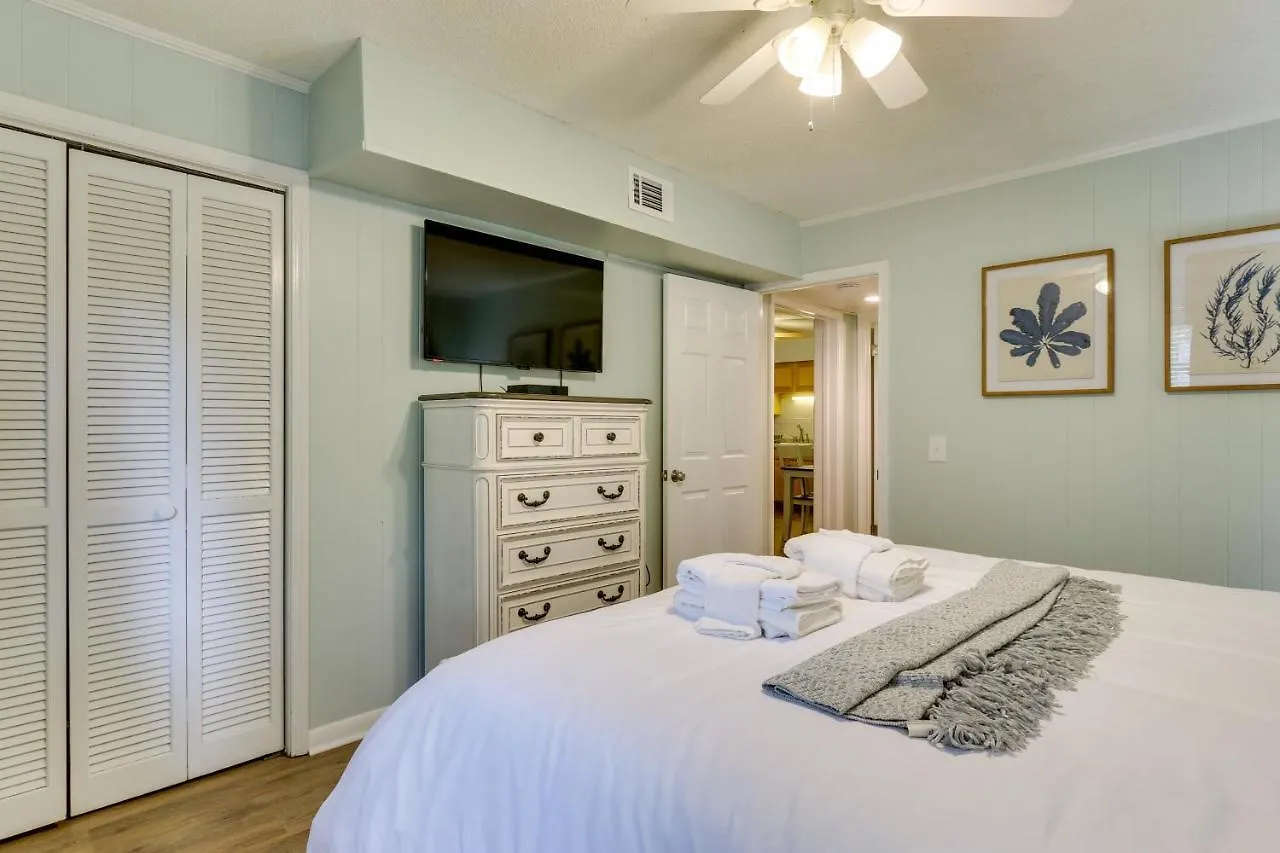 Hilton Head Getaway With Balcony - Walk To Beach! * Hilton Head Island