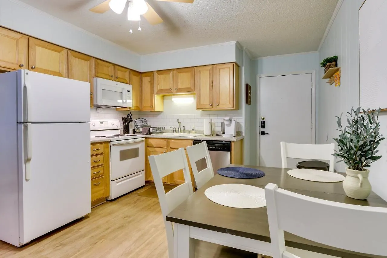 Hilton Head Getaway With Balcony - Walk To Beach! * Hilton Head Island