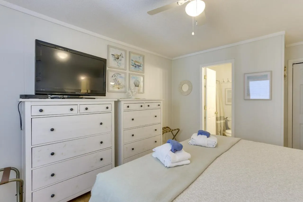 Hilton Head With 4 Pools Walk To Beach Apartment *
