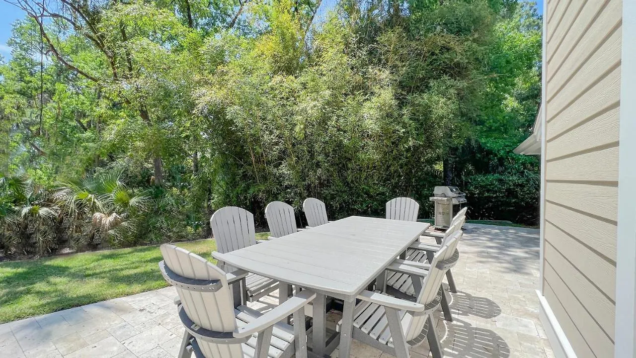 19 Heath Dr