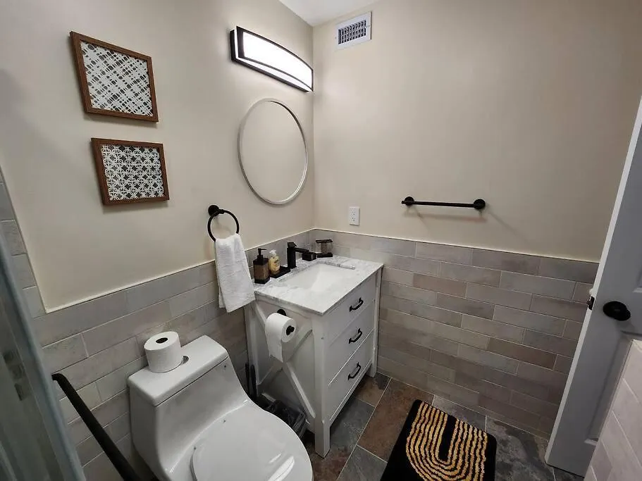 Classy & Comfortable Condo!