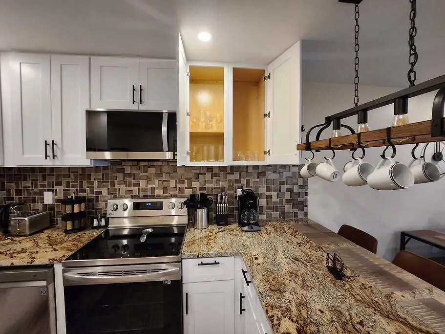 Classy & Comfortable Condo! *