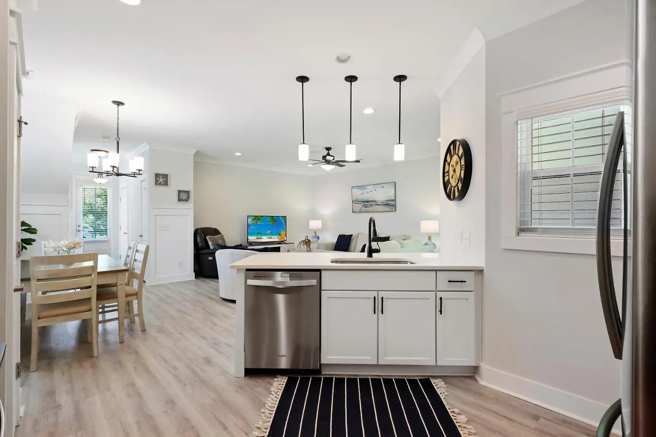 28 Pink Lane Luxury Vacation Holiday home