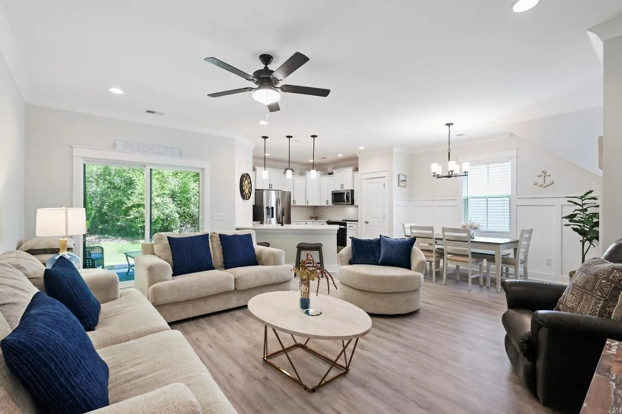 28 Pink Lane Luxury Vacation Holiday home *