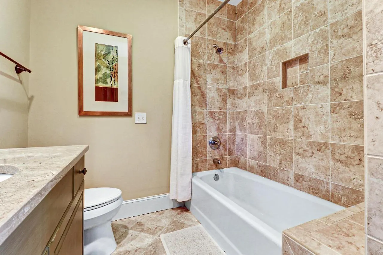 35 Red Oak Villa *