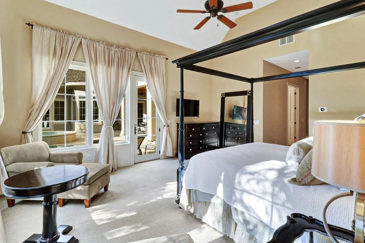 Villa 35 Red Oak *