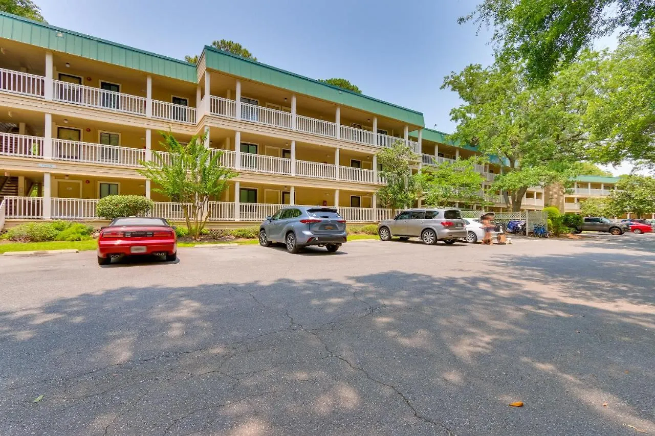 Hilton Head Retreat - Walk To Beach! Apartment
