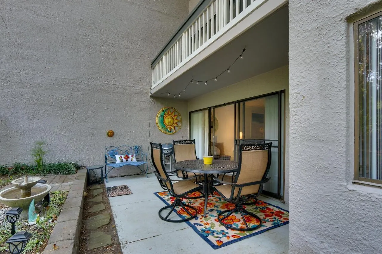 Apartment Serene With Community Pool!