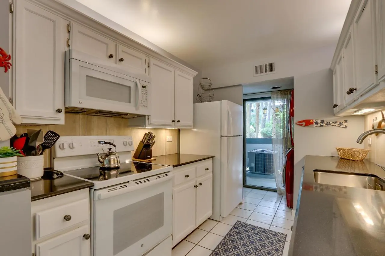 Apartment Serene With Community Pool! Hilton Head Island