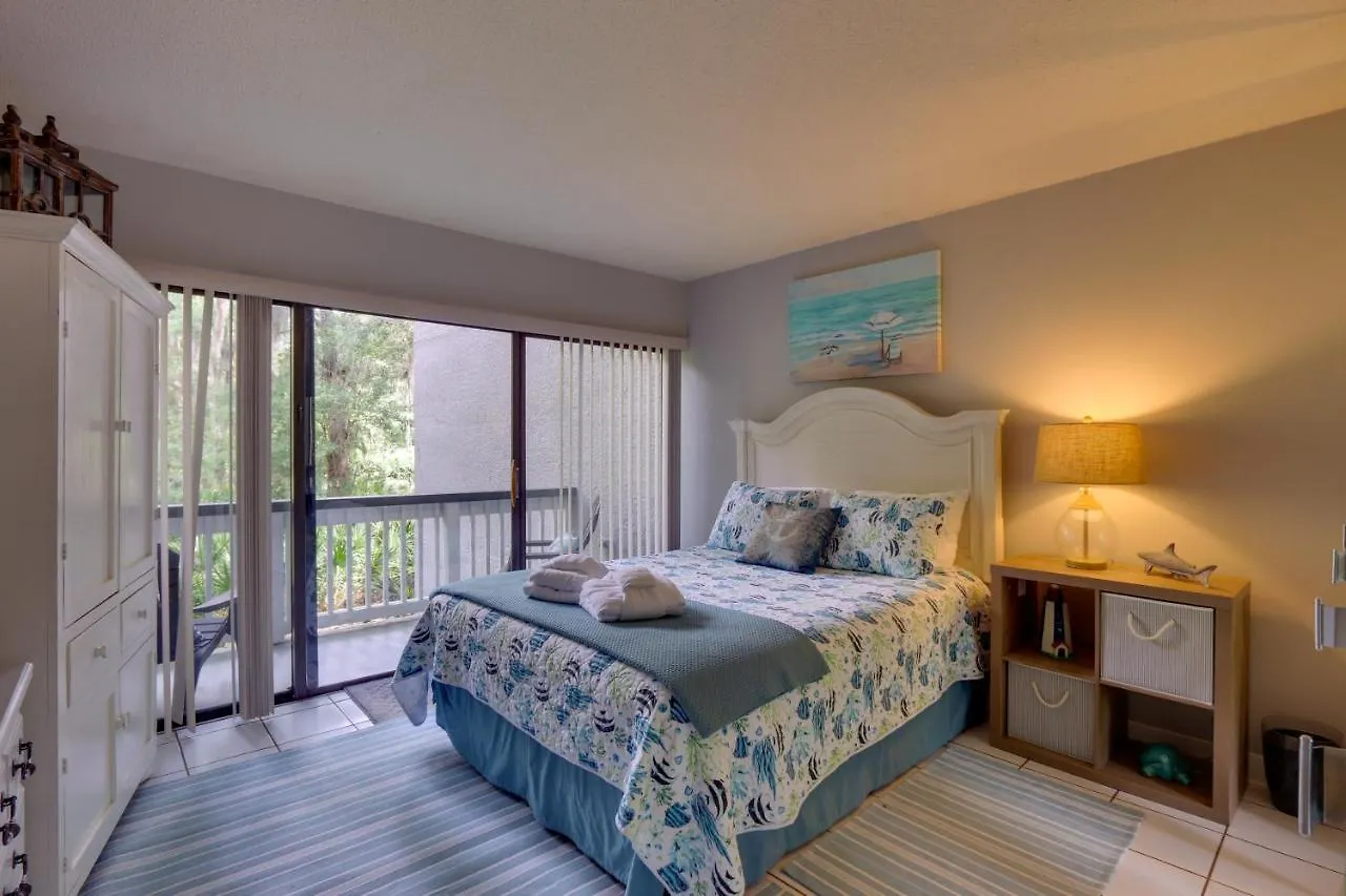 Serene With Community Pool! Apartment Hilton Head Island