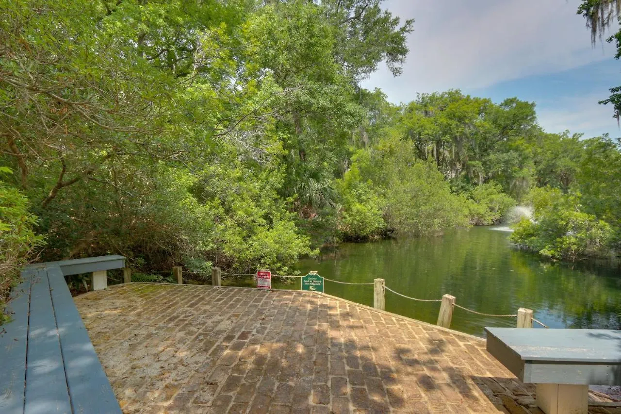 Serene With Community Pool! Apartment Hilton Head Island