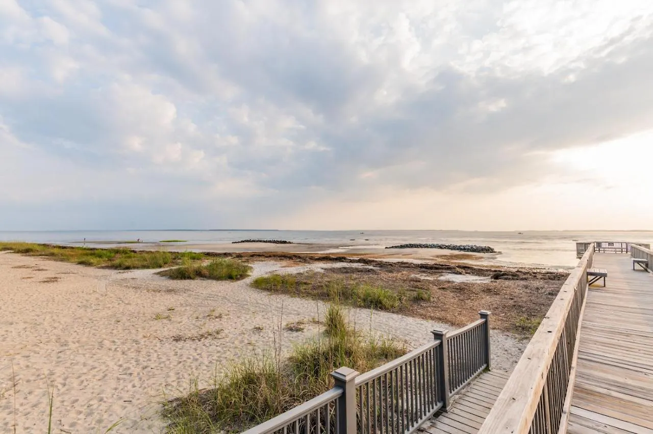Apartment Coastal Luxe By The