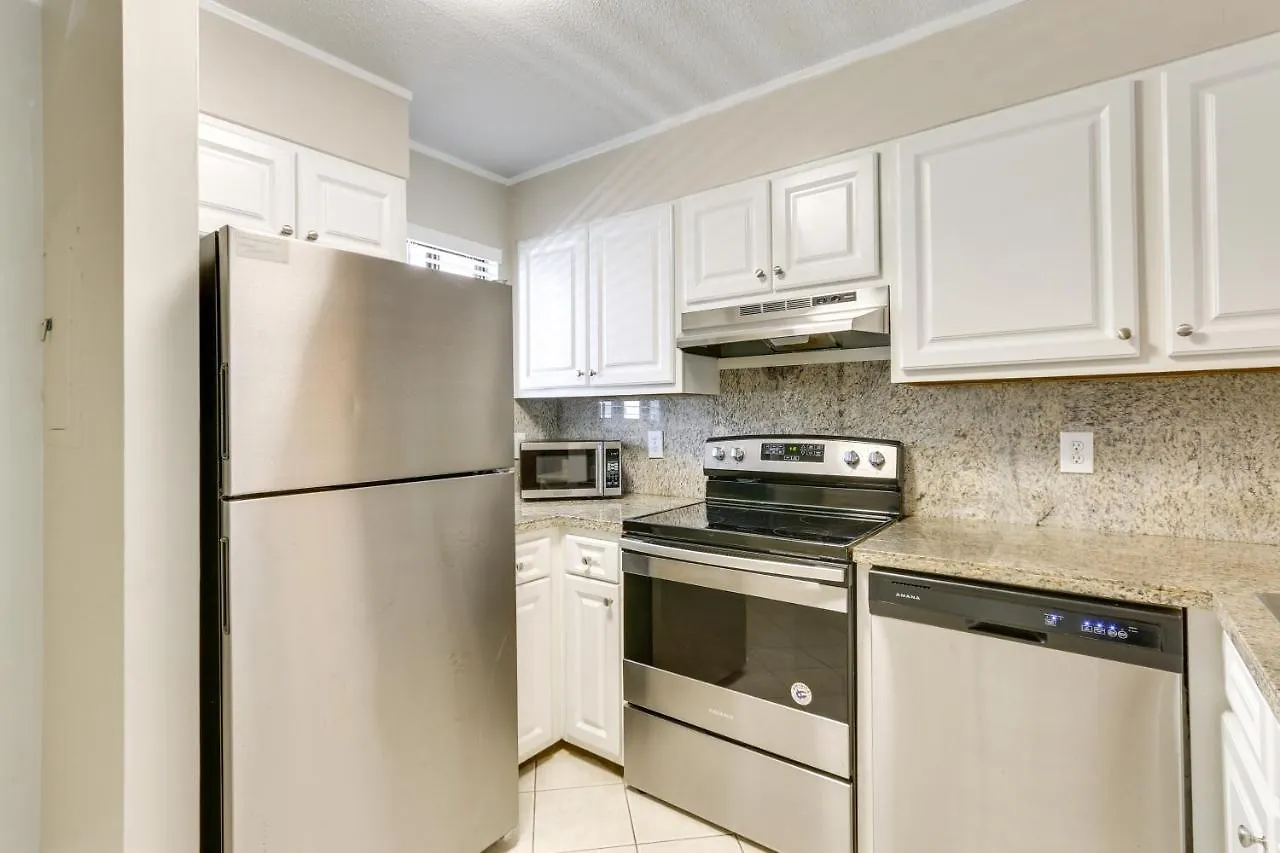 South Carolina Retreat With Pools And Access! Apartment Hilton Head Island