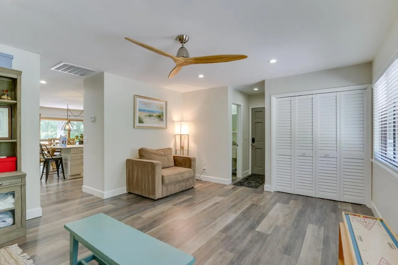 Spacious 1 Mile To Club And Harbour Town! * Hilton Head Island