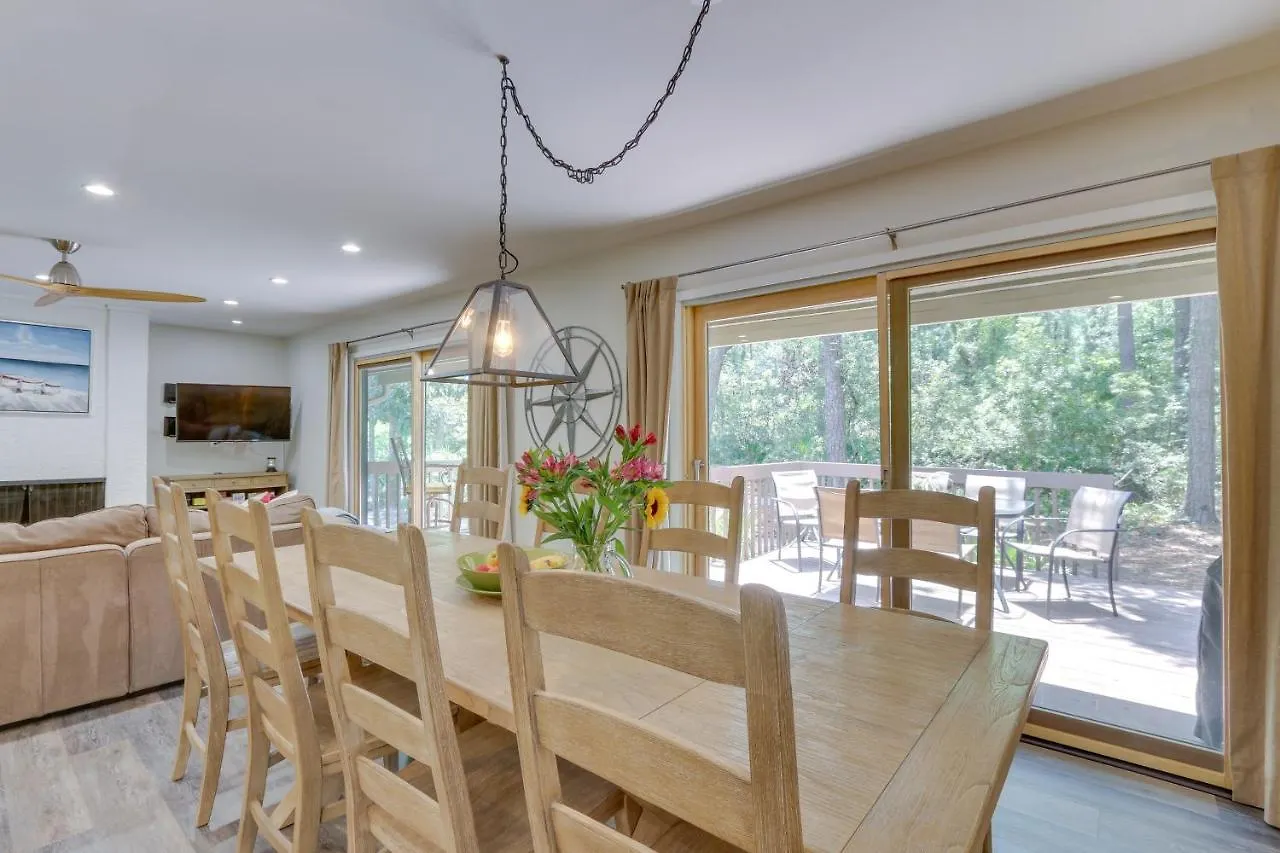 Holiday home Spacious 1 Mile To Club And Harbour Town! *